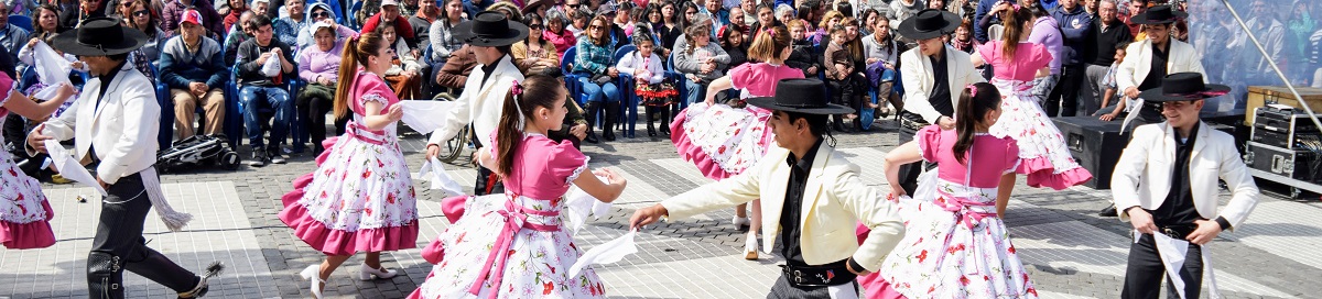 La cueca se apoderó del centro de Puente Alto. 